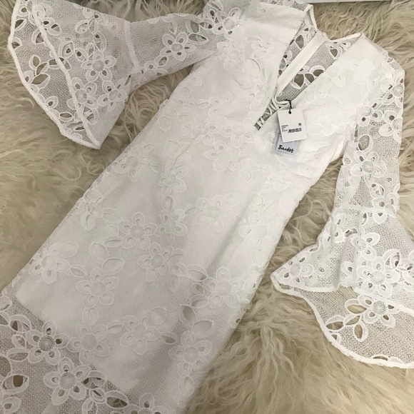 BARDOT Lace Bell Sleeve V Neck Sheath Formal Dress - Picture 5 of 8